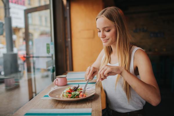 Τι να παραγγείλετε στο εστιατόριο αν δε θέλετε να χαλάσετε τη δίαιτά σας