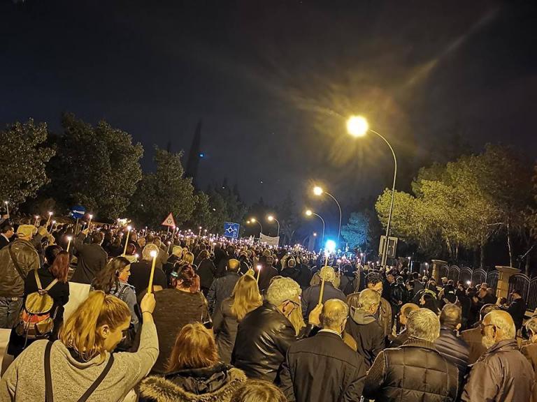 Κύπρος: Διαδηλωτές με τρακτέρ στο Προεδρικό ζητούν τιμωρία του ΥΠΟΙΚ