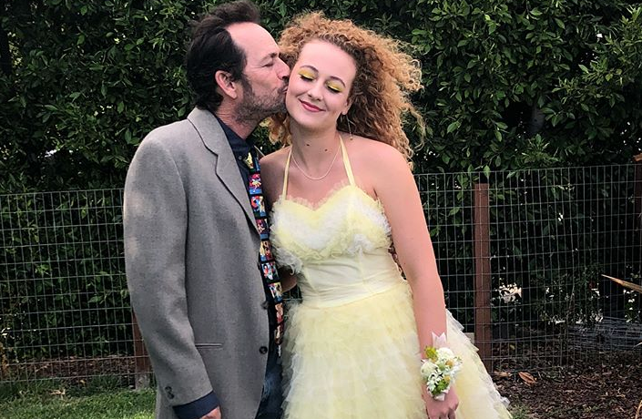 Η κόρη του Λουκ Πέρι έστειλε ένα μήνυμα σε όσους την κατακρίνουν για το πώς πενθεί