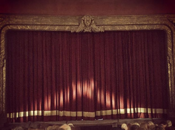 Έλληνας ηθοποιός κινδύνεψε να πεθάνει στην σκηνή