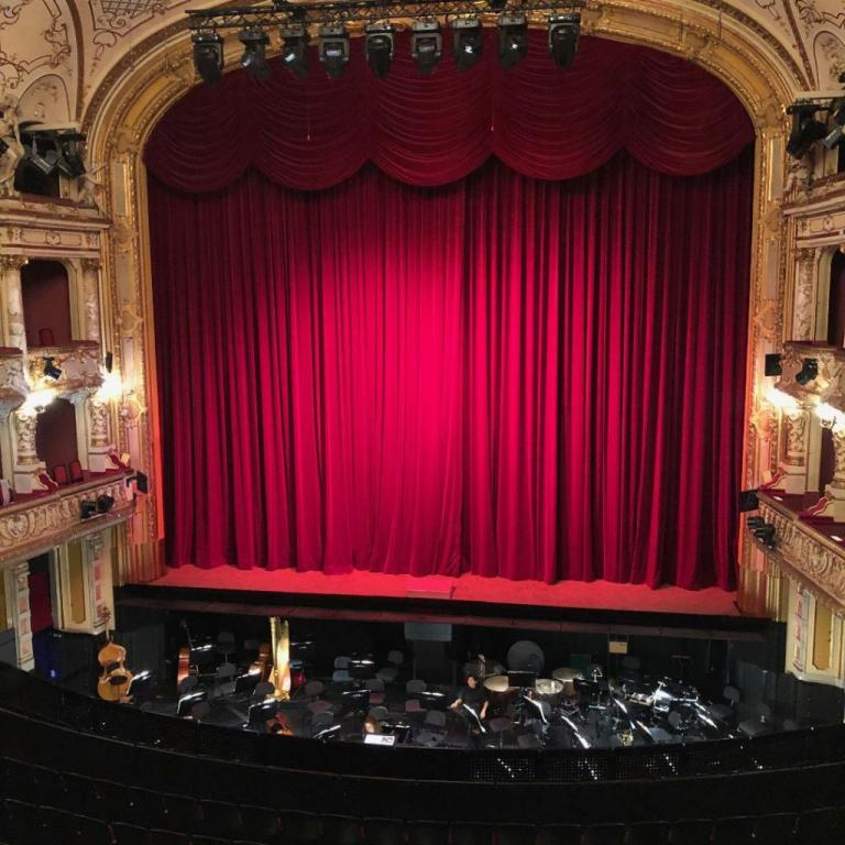 Ο… ελβετικός τρόπος να βλέπεις θέατρο