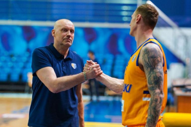 Η πρώτη προπόνηση του Γιάνις Τίμα με τη Χίμκι