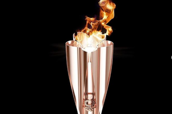 Άνθη κερασιάς στην Ολυμπιακή Δάδα του 2020