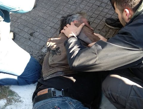 ΛA.E κατά ΕΛ.ΑΣ: Επιτέθηκαν σε αντιφασίστες, έκαναν «πλάτες» στη Χρυσή Αυγή