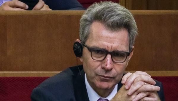 Πάιατ: Λάθος στη μετάφραση τα περί αποδείξεων ρωσικής ανάμειξης στις ελληνικές εκλογές