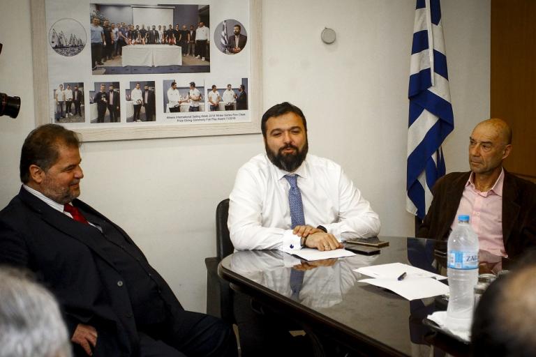 Ανένδοτος ο Βασιλειάδης, δεν κάνει βήμα πίσω για την αναδιάρθρωση