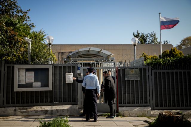 Ελληνικό ΥΠΕΞ για την επίθεση στο προξενείο: Δεν επηρεάζονται οι σχέσεις φιλίας με τη Ρωσία