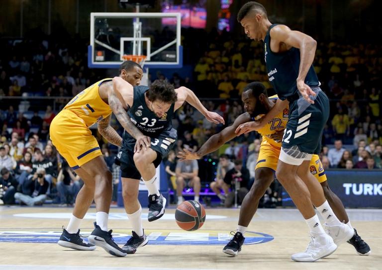 Με 100αρα πέρασε από την έδρα της Χίμκι η Ρεάλ Μαδρίτης