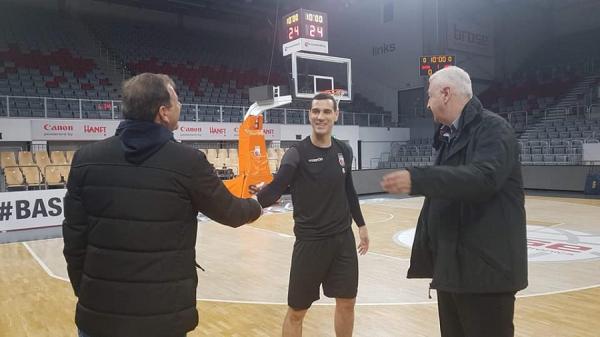 Μπάμπεργκ – ΑΕΚ : Το «καλωσόρισμα» του Νίκου Ζήση στην Ένωση