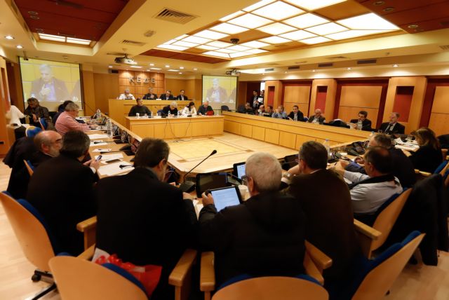 ΚΕΔΕ: Διαφωνούμε με τις προεκλογικές προσλήψεις συμβασιούχων σε δήμους