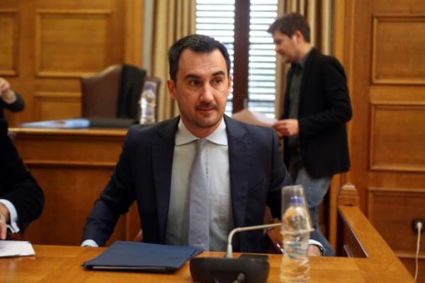 Χαρίτσης : Ρύθμιση για εργασιακές σχέσεις στους ΟΤΑ και του καθεστώτος των σχολικών καθαριστριών