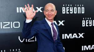 Το National Enquirer αγόρασε τα μηνύματα που ο Τζεφ Μπέζος έστελνε στην ερωμένη του