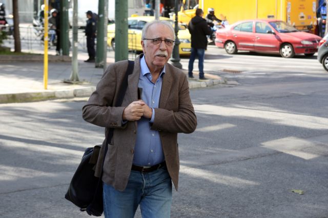 Βίτσας: Η Ελλάδα δέχεται πολλές αιτήσεις ασύλου