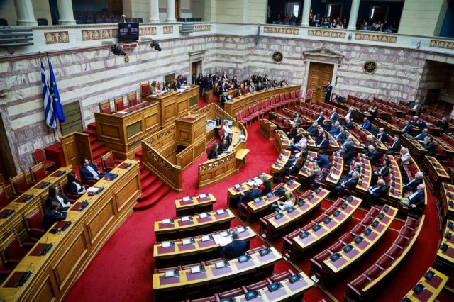 Πόσα λεφτά παίρνουν τα κόμματα από την κρατική χρηματοδότηση | in.gr
