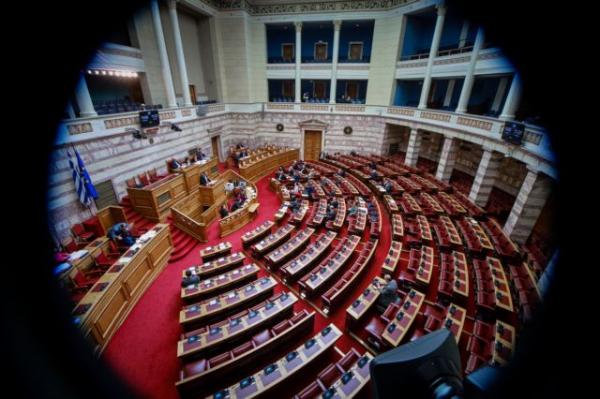 Αντιδράσεις βουλευτών για το επιλεκτικό σπάσιμο δήμων – Ο Χαρίτσης υπόσχεται κι άλλες παρεμβάσεις