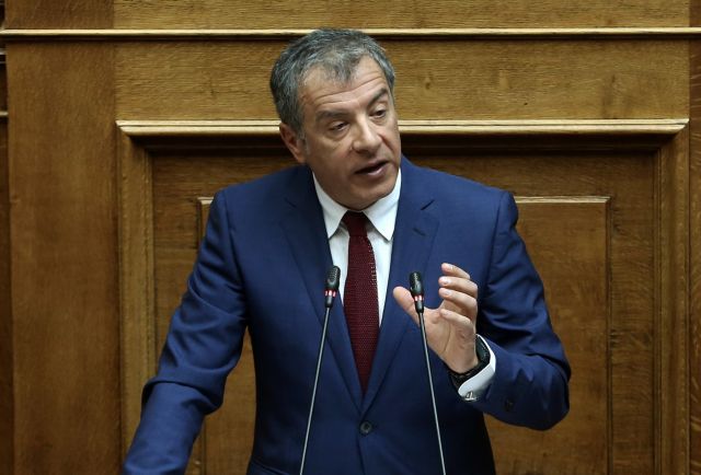 Θεοδωράκης: Τρεις χαμένες ευκαιρίες στη Συνταγματική Αναθεώρηση