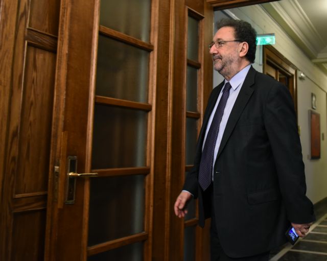 Ατακτη υποχώρηση για τη ρύθμιση που επέτρεπε σε offshore να συμμετέχουν σε διαγωνισμούς