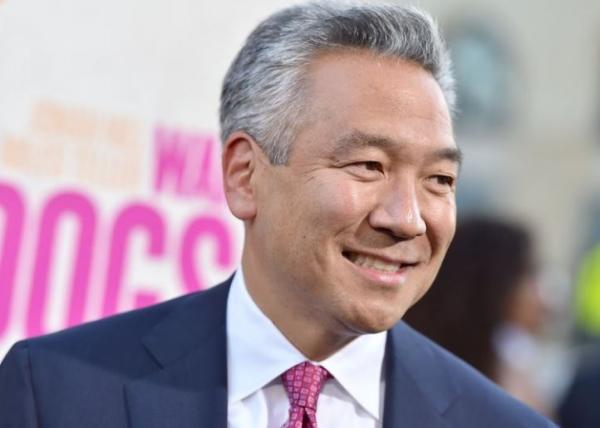 Παραιτείται ο CEO της Warner μετά το ερωτικό σκάνδαλο με την ηθοποιό Σάρλοτ Κερκ