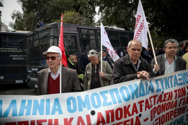 Συνάντηση Τσίπρα-συνταξιούχων: «Ναι» για συντάξεις χηρείας, «όχι» στα αναδρομικά