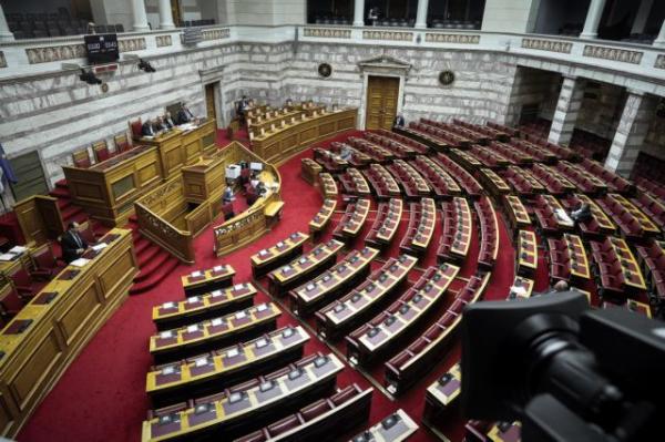 Ψηφίστηκε επί της αρχής το ν/σ του υπουργείου Άμυνας εν μέσω έντασης