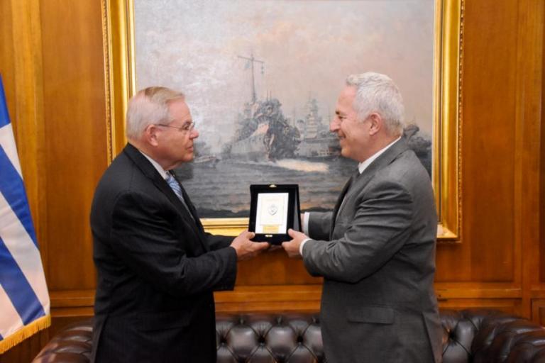 Συνάντηση υψηλού συμβολισμού Αποστολάκη – Μενέντεζ