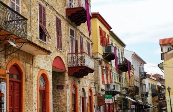 Πώς κινούνται οι κρατήσεις στα ξενοδοχεία για Πάσχα και Πρωτομαγιά