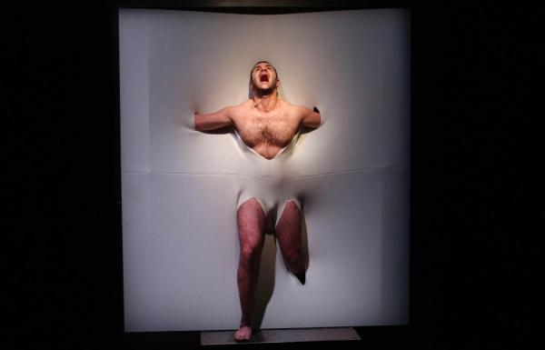 «Ο Τζόνι πήρε τ’ όπλο του» και μετά το Πάσχα στο Altera Pars