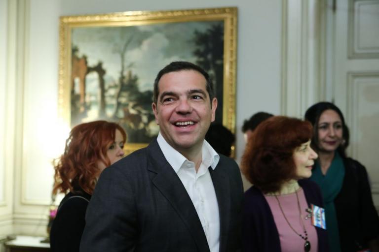 Νέο μαργαριτάρι Τσίπρα: «Είμαστε ανοιχτοί και διάτρητοι στο θέμα Πετσίτη»