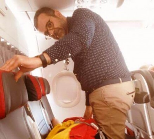 Έλληνες γιατροί έσωσαν γυναίκα που έπαθε έμφραγμα στο αεροπλάνο