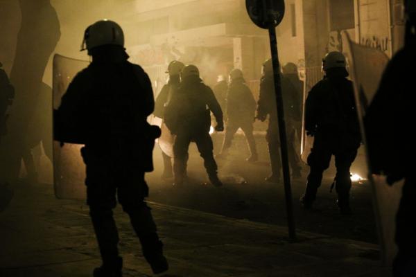 Τρόμος στο άβατο – Τι συμβαίνει με την πολιτοφυλακή των Εξαρχείων
