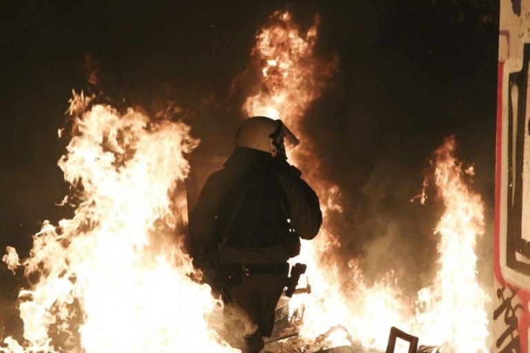 Τι ακριβώς συμβαίνει στα Εξάρχεια: Τα ναρκωτικά, οι καταλήψεις, η εγκατάλειψη και τα συμφέροντα