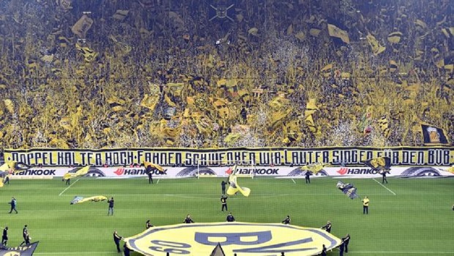 Εντυπωσιακό: Κατάμεστο το γήπεδο της Ντόρτμουντ παρά την πεντάρα