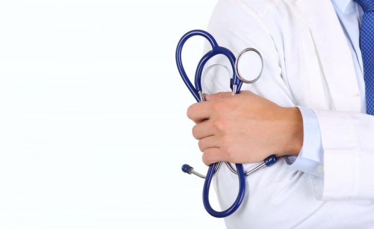 Επικίνδυνα παιχνίδια με ασθενείς από επαγγελματίες ψεύτες