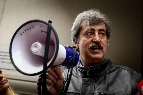 Μπάχαλο ο ΣΥΡΙΖΑ για τον Πολάκη – Υποκρισία και «τζάμπα μαγκιά» από στελέχη που αποδοκιμάζουν τον υπουργό