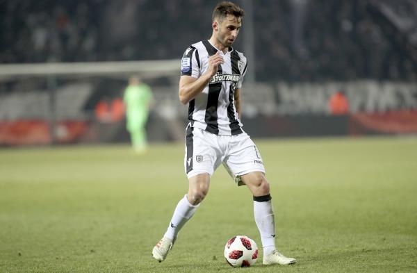 Αποθέωση για Μαουρίτσιο: Πήγε στην Τούμπα με πατερίτσες