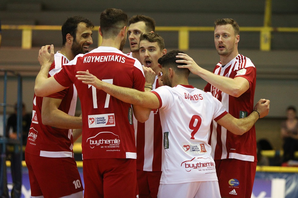 Νέος περίπατος του Ολυμπιακού και πρόκριση στα ημιτελικά