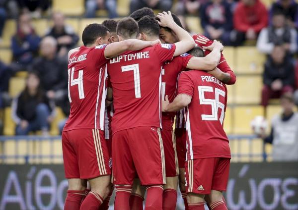 «Ερυθρόλευκη» καταιγίδα: 5-0 με 4 γκολ σε 33 λεπτά! (vids)