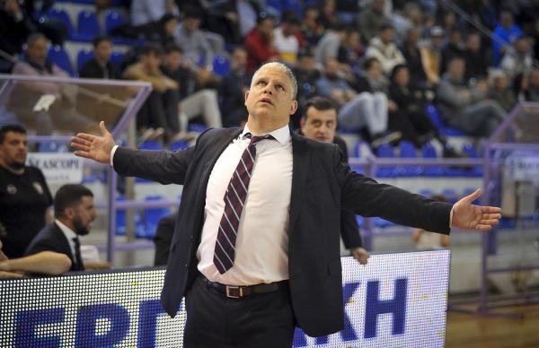 Παράπονα Μανωλόπουλου για τη διαιτησία