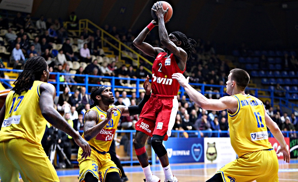 «Τρελαίνει» κόσμο το Περιστέρι, νίκησε και τον Ολυμπιακό