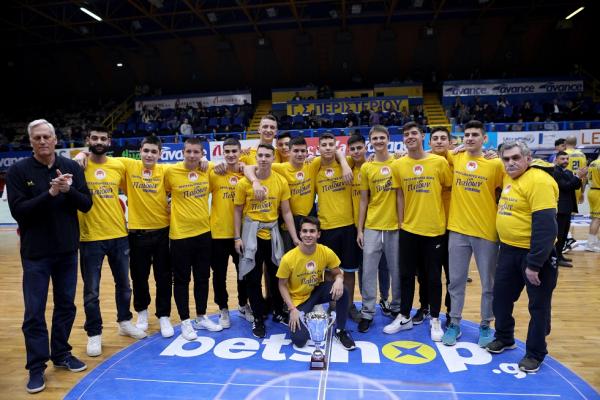 Τίμησε τους πρωταθλητές του το Περιστέρι (pic/vids)