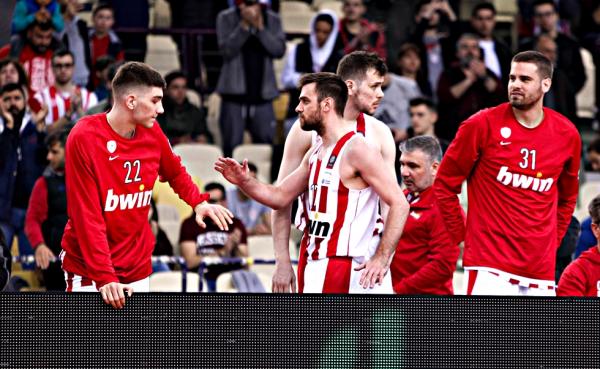 Ανεβάζουν στροφές ενόψει Κολοσσού οι ερυθρόλευκοι