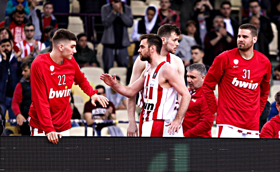 Ανεβάζουν στροφές ενόψει Κολοσσού οι ερυθρόλευκοι