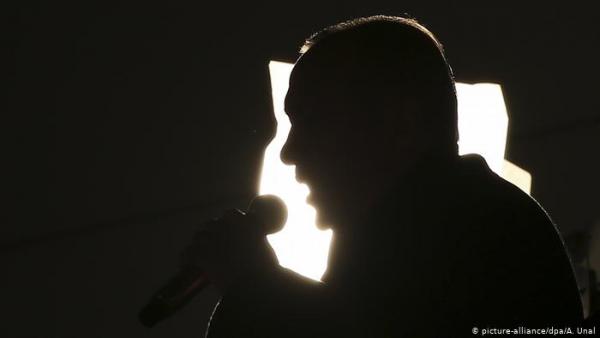 Handelsblatt: «Δύει το άστρο του Ερντογάν»