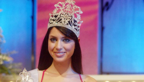 «Πάρτι» για Μπόλαρη: Είσαι Θεός – Και σταρ Ελλάς ρε θηρίο;