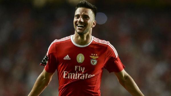 «Γι’ αυτό δεν ανανεώνει με την Μπενφίκα ο Σάμαρης»