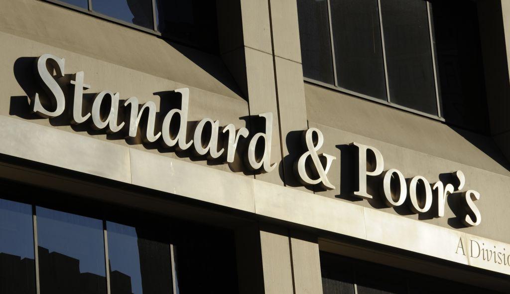 S&P: Στο Β+ η πιστοληπτική αξιολόγηση της Ελλάδας