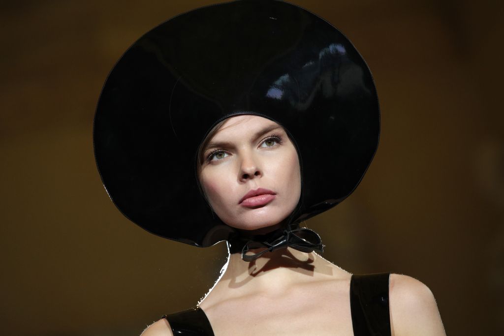 Στο Μουσείο Μπρούκλιν θα πραγματοποιηθεί η αναδρομική έκθεση Πιερ Καρντέν