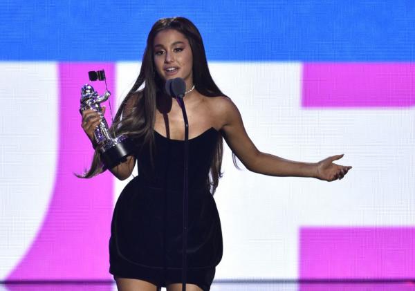 Η Αριάνα Γκράντε μιλάει ανοιχτά για την κατάθλιψη