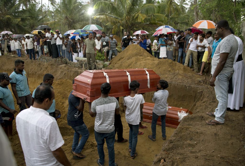 Σρι Λάνκα: Μια Βρετανίδα και τα δύο παιδιά της ανάμεσα στους νεκρούς των επιθέσεων