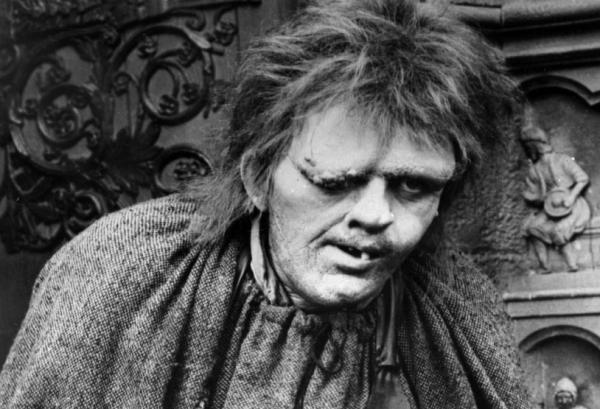 Κουασιμόδος: Ο κωδωνοκρούστης που αγάπησε με πάθος την Εσμεράλδα